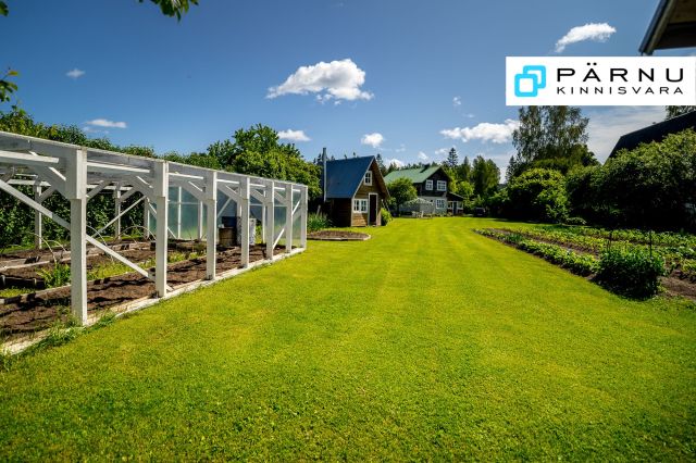 Müüa maja, 4 tuba, Pärnu maakond, Pärnu linn, Soomra küla, Tabu ühistu 24