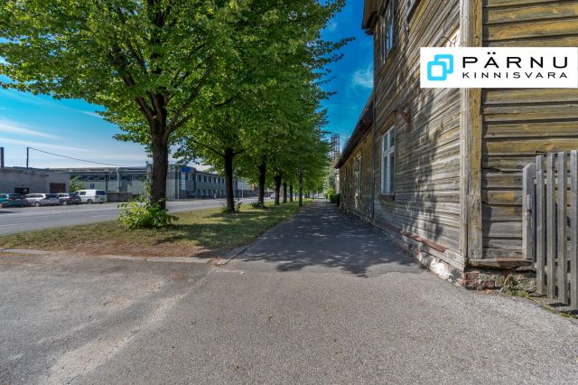 Müüa maatükk, 8 tuba, Pärnu maakond, Pärnu linn, J. V. Jannseni tn 17
