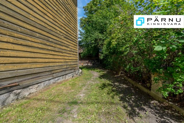 Müüa maatükk, 8 tuba, Pärnu maakond, Pärnu linn, J. V. Jannseni tn 17