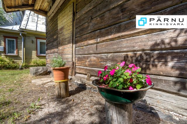 Müüa maatükk, 8 tuba, Pärnu maakond, Pärnu linn, J. V. Jannseni tn 17