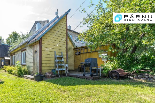 Müüa maatükk, 8 tuba, Pärnu maakond, Pärnu linn, J. V. Jannseni tn 17