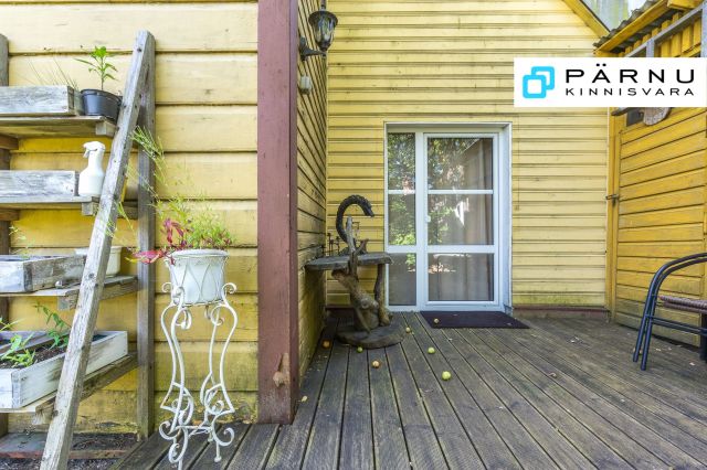 Müüa maatükk, 8 tuba, Pärnu maakond, Pärnu linn, J. V. Jannseni tn 17