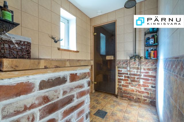 Müüa maatükk, 8 tuba, Pärnu maakond, Pärnu linn, J. V. Jannseni tn 17