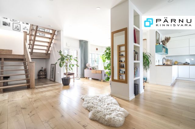 Müüa maja, 7 tuba, Pärnu maakond, Pärnu linn, Kuu tn 5a