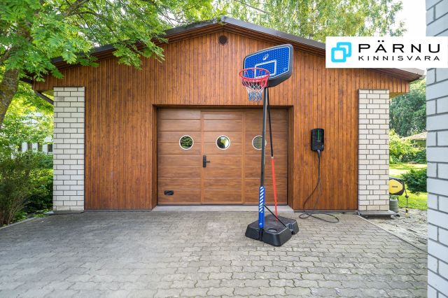 Müüa maja, 7 tuba, Pärnu maakond, Pärnu linn, Kuu tn 5a