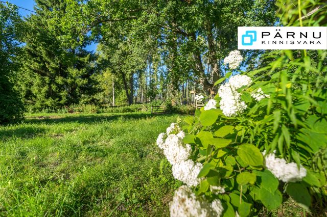 Müüa maja, 6 tuba, Pärnu maakond, Lääneranna vald, Selja küla, Lüüke