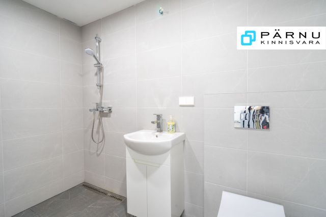 Müüa äripind, Pärnu maakond, Pärnu linn, Papsaare küla, Kambi tee 8-14/15